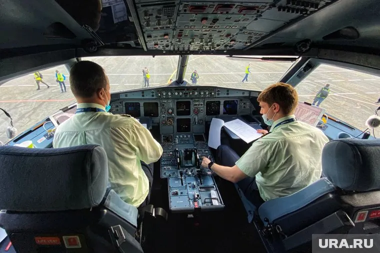 Из-за инцидента на борту пилотам пришлось задержать вылет