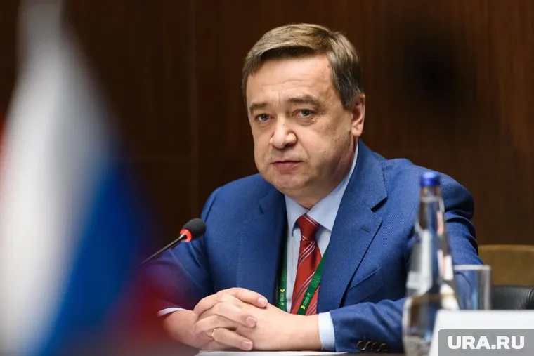 Александр Харлов сказал, что жители многих зарубежных городов не хотят рвать связи с Россией