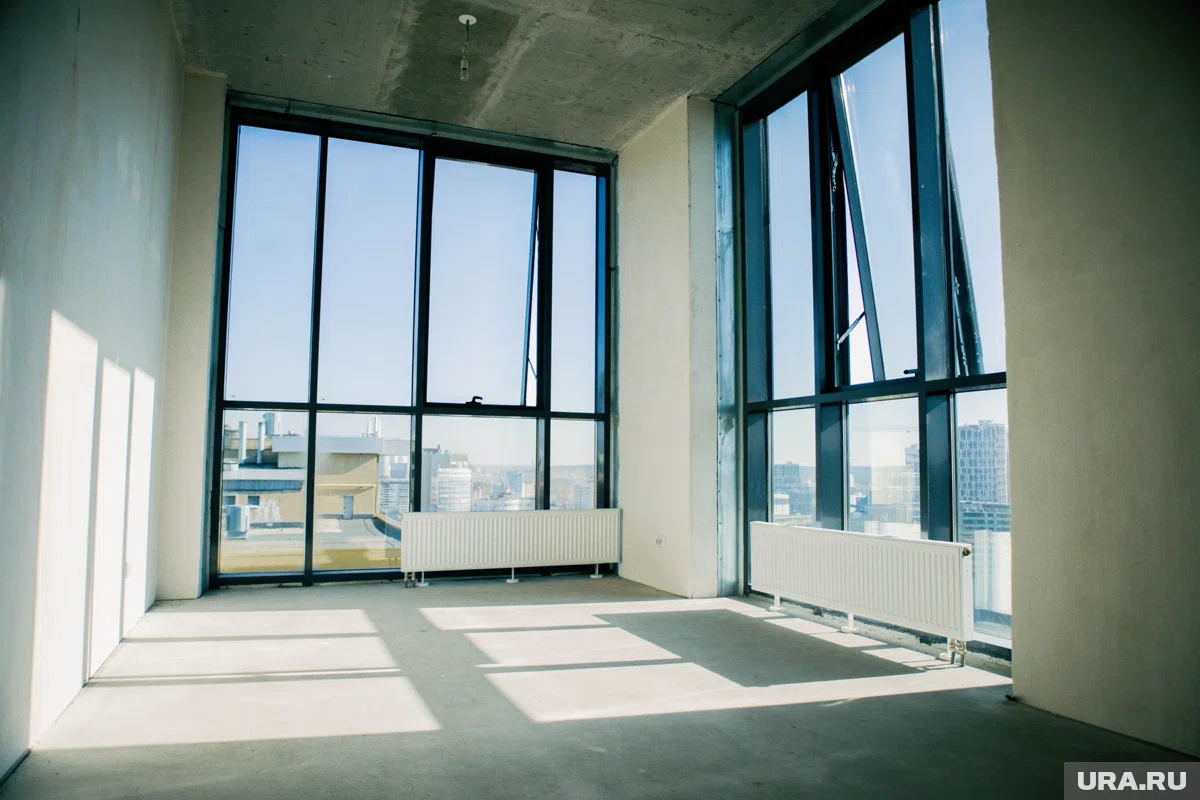 В Челябинске продают производственное помещение с панорамными окнами