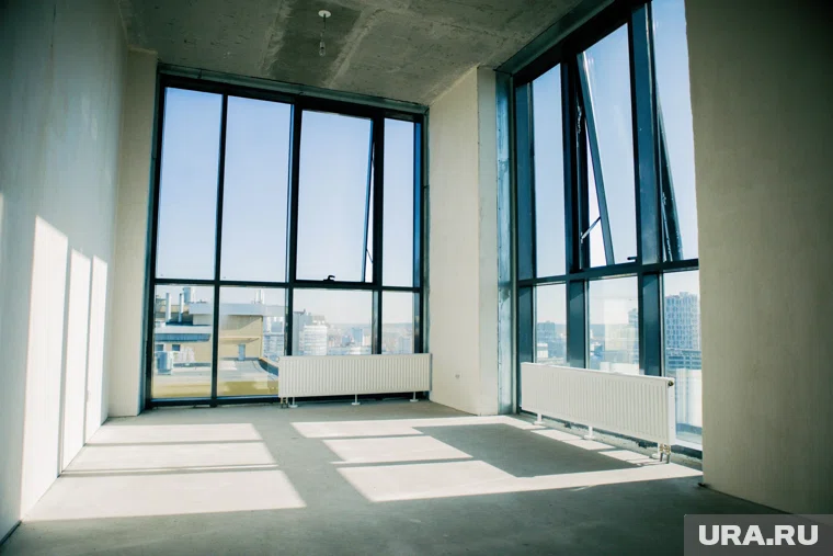 В Челябинске продают производственное помещение с панорамными окнами