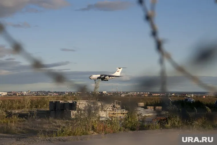 Посол Андрей Черновол сообщил, что россияне все еще не могут покинуть Судан