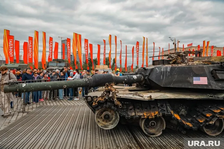 Захваченную военную технику каждый год показывают жителям России (архивное фото)