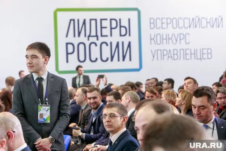 Конкурсанты рассказали школьникам об их будущем