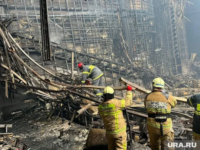 Спасателям удалось разобрать десятки кубометров завалов в «Крокусе»