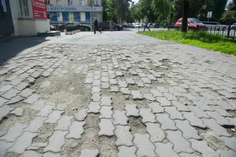 Неблагоустроенный Екатеринбург