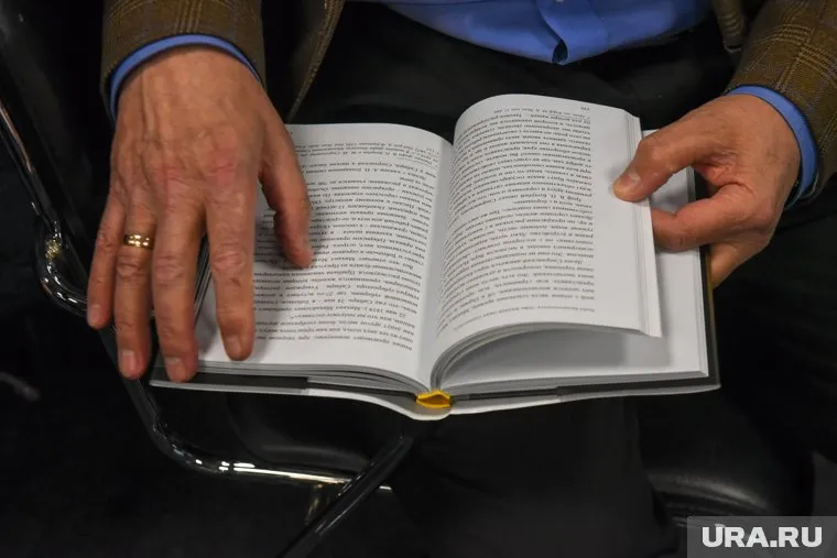 Министр Польши написал книгу, где раскрыл исход конфликта на Украине