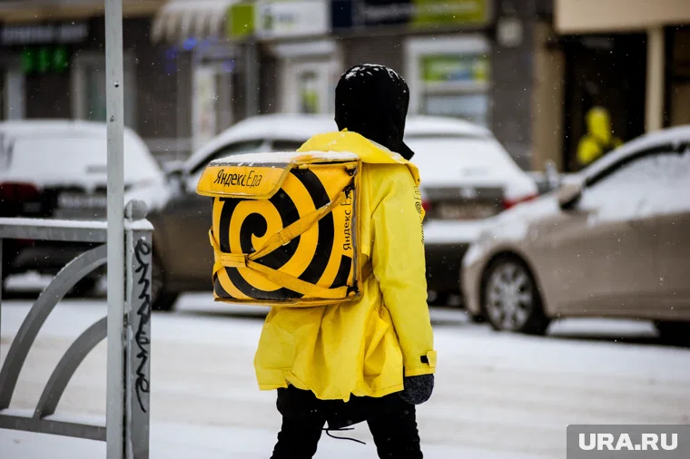 В Югре продолжает расти спрос на курьеров