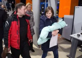 Семья ребенка, выжившего при взрыве дома в Магнитогорске, уезжает из Челябинской области