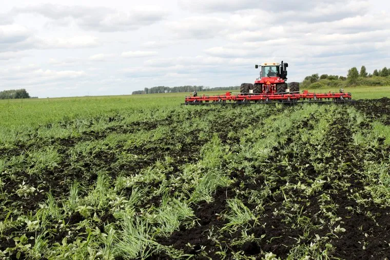 День Уральского поля 2015Курганская облсело Крестовское, вспашка поля