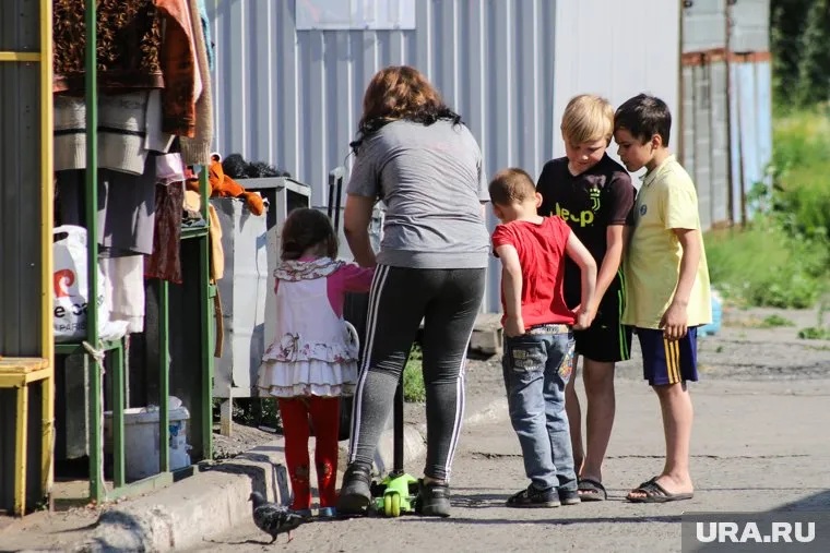 Пособия на детей поднимают до регионального прожиточного минимума