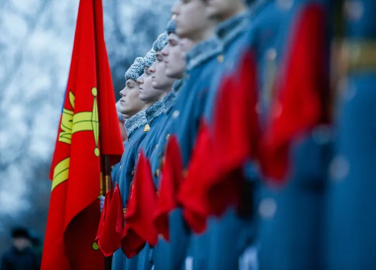 Открытие памятника маршалу Жукову у штаба ЦВО. Екатеринбург