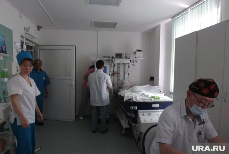 Одна из пострадавших учениц до сих пор находится в тяжелом состоянии