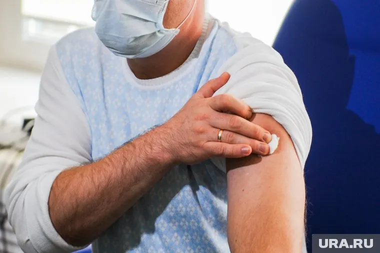 После Москвы обязательная вакцинация начнется по всей России