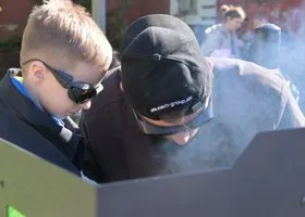 Сварить «Катюшу» и увидеть металл под микроскопом: как проходит Ночь музеев в Перми