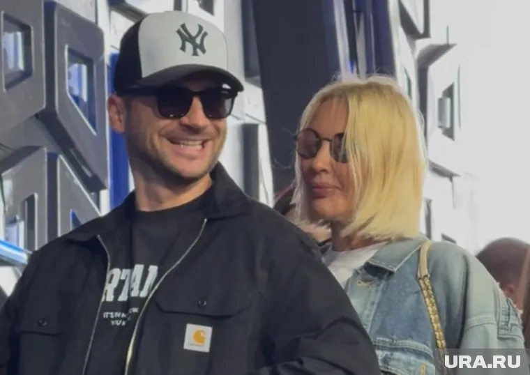 Бывшие возлюбленные явно были рады видеть друг друга