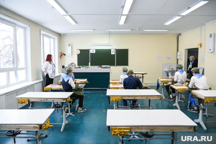 В Минпросвещения назвали преждевременным обсуждения о продлении школьного обучения