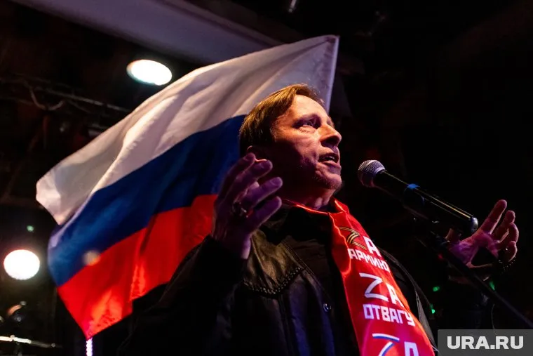 Иван Охлобыстин регулярно отправляет гуманитарную помощь в Донбасс