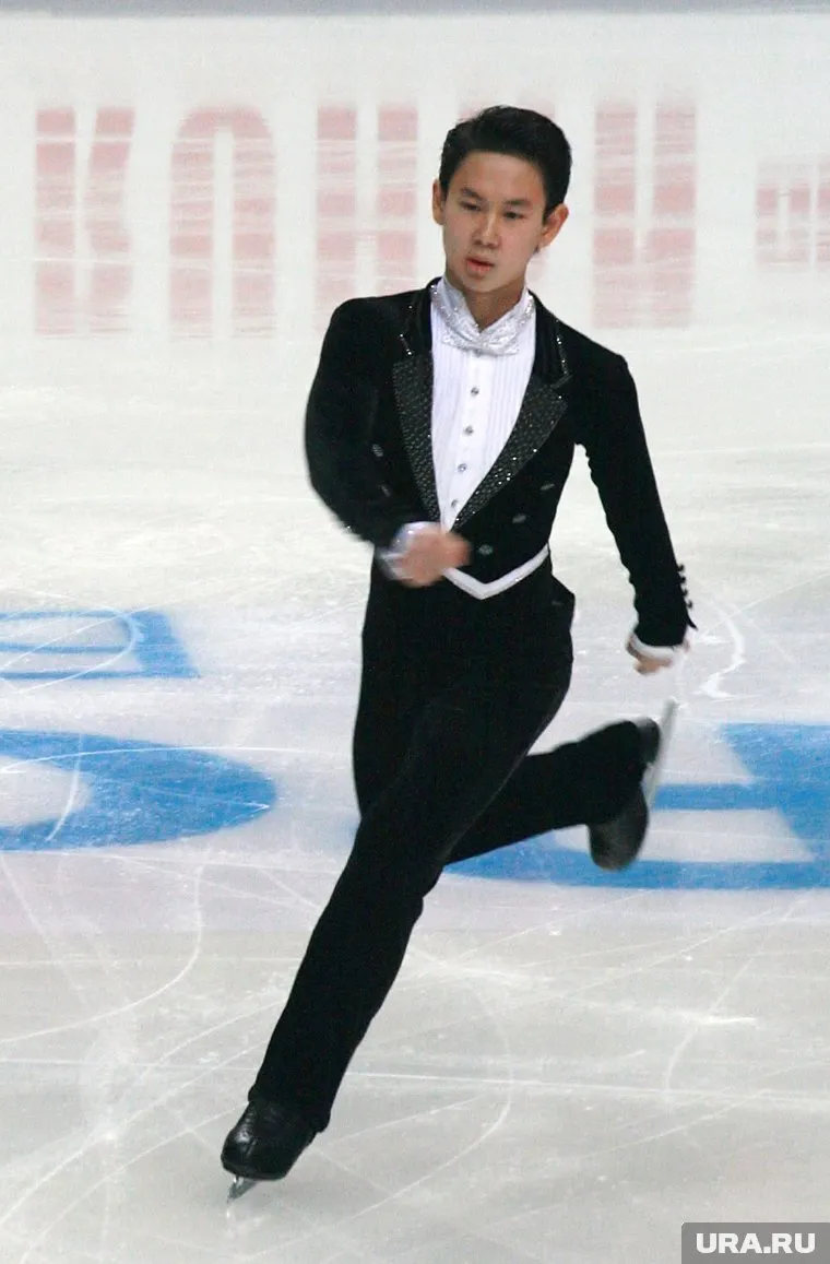 Фигуриста Дениса Тена зарезали на улице