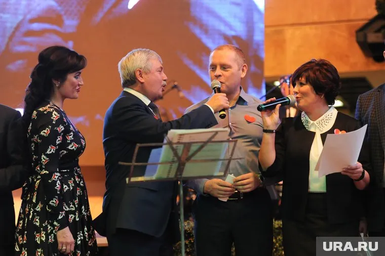 В выборный штаб войдут Владимир Мякуш (слева), Александр Мотовилов (в центре) и Марина Поддубная (справа)