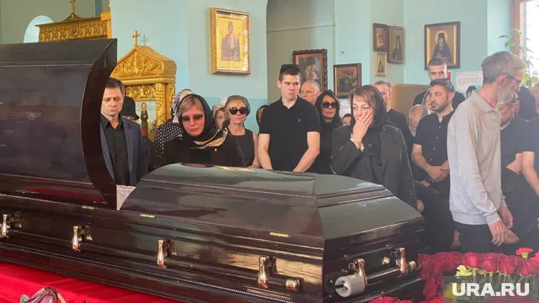 Югорские политики прощаются с мэром Мегиона Олегом Дейнекой