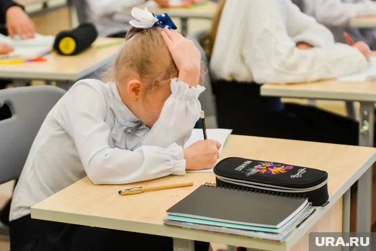 По словам родителей, дети стали бояться приступов гнева своего педагога (архивное фото)