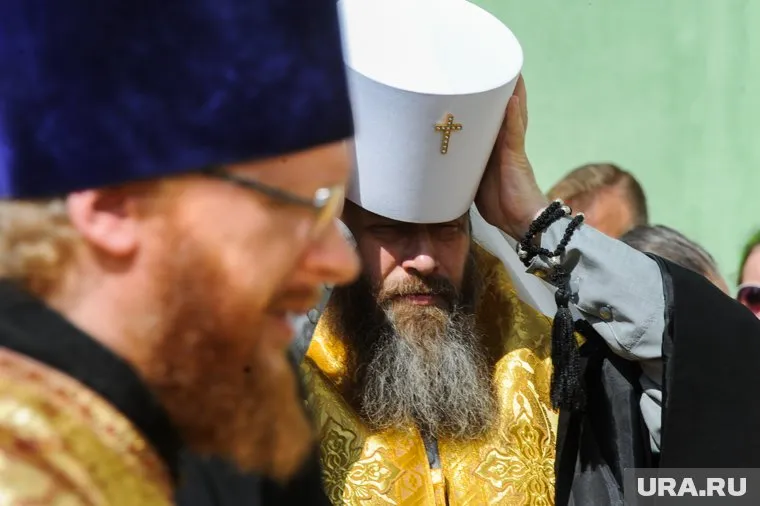 РПЦ не будет сурово наказывать «модного батюшку» за любовь к брендам