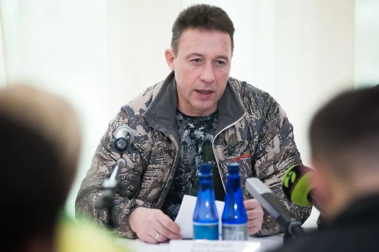 Традиционный сплав по реке Чусовой движения "В защиту человека труда". Свердловская область, деревня Слобода