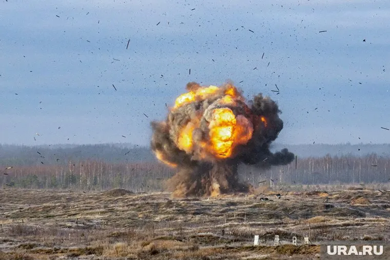 На место ЧП следуют экстренные службы