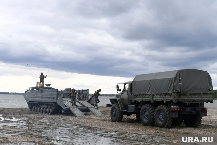 ВСУ планировали затопить левый берег Днепра, где располагались российские войска, отметил Алексей Журавлев