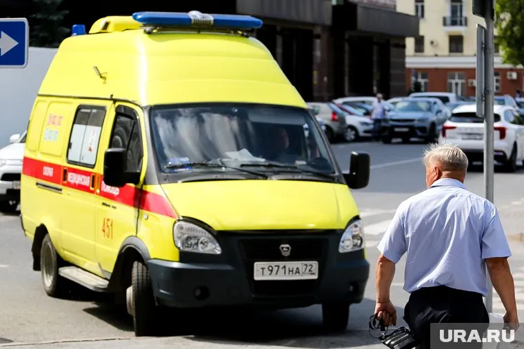 Люди продолжают обращаться в больницы