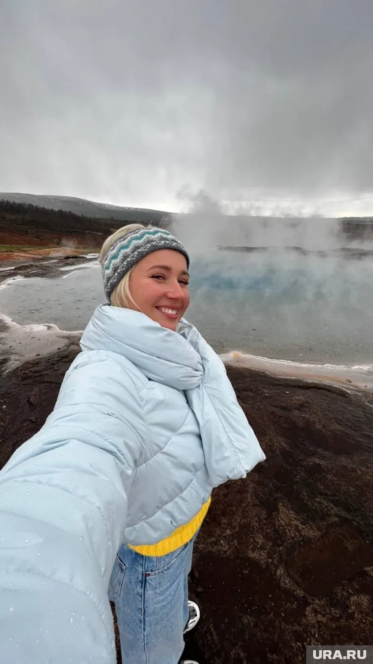 Певица путешествует по Исландии