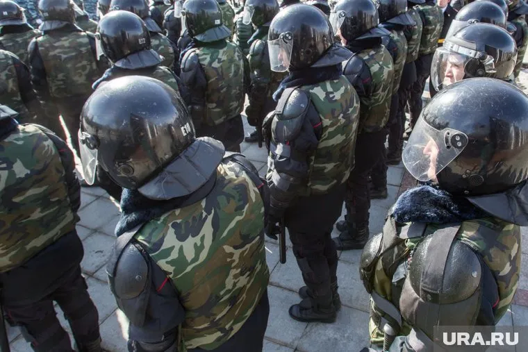 В силовых ведомствах служит каждый 57-й россиянин