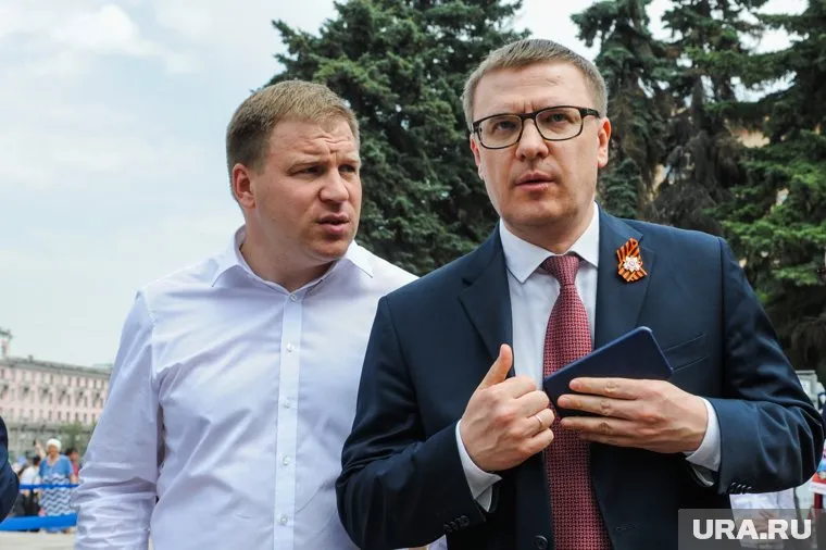 Губернатор Алексей Текслер (справа) завел еще один канал для информирования челябинцев