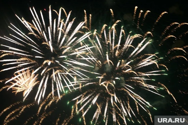 Новый 2023 год тюменцы встретили праздничным салютом