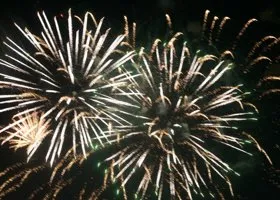 Над Тюменью в новогоднюю ночь засверкали фейерверки