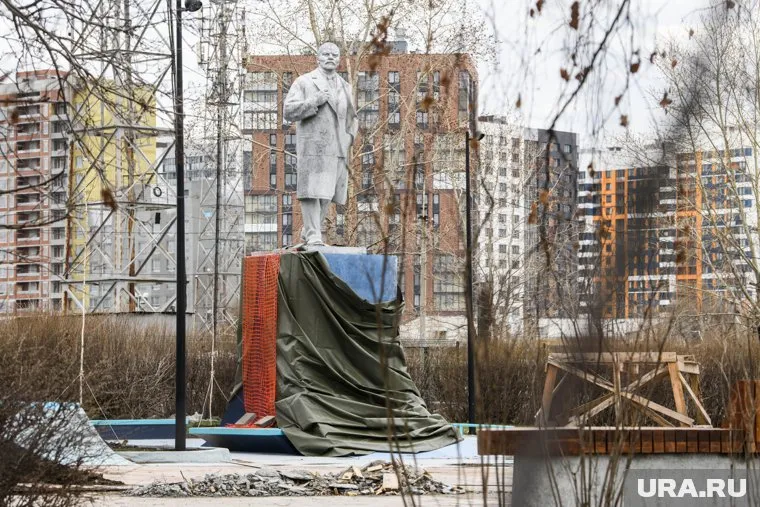 Памятник Ленину. Свердловская область, Верхняя Пышма