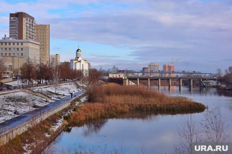 Тобол в Кургане продолжает расти