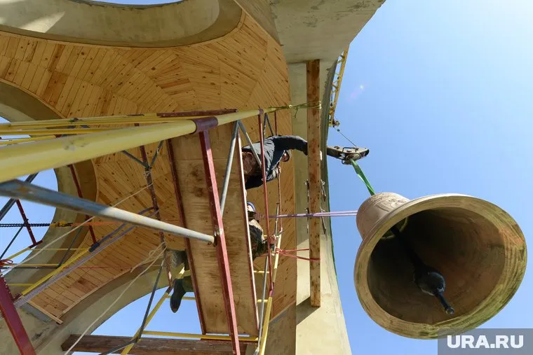 На самый большой колокол деньги собирали всем районом