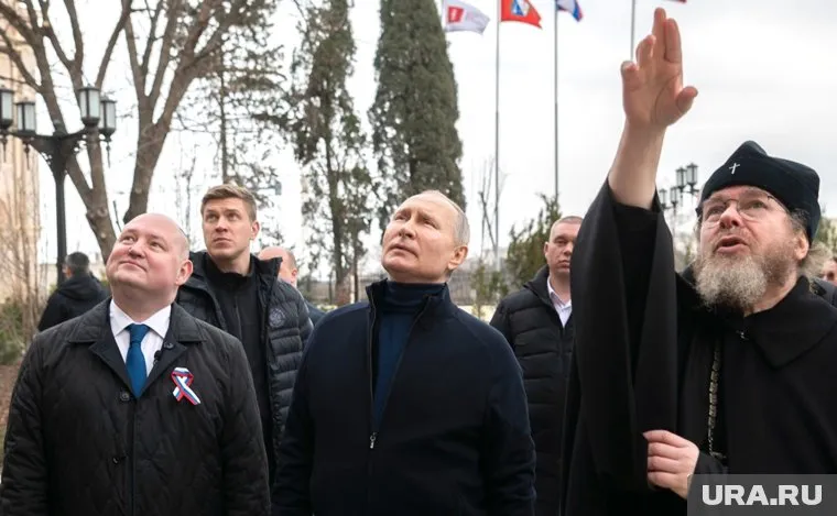 Президент РФ Владимир Путин в день воссоединения Севастополя и Крыма с Россией приехал в Херсонес