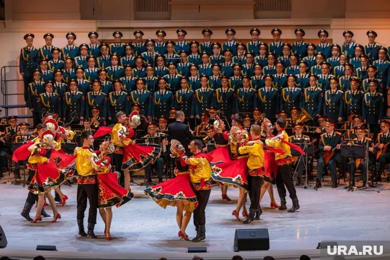 Коллектив выступит на Октябрьской площади