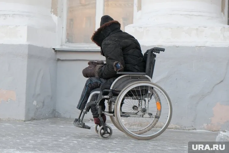 Женщина-инвалид упала на крыльце администрации в Пермском крае