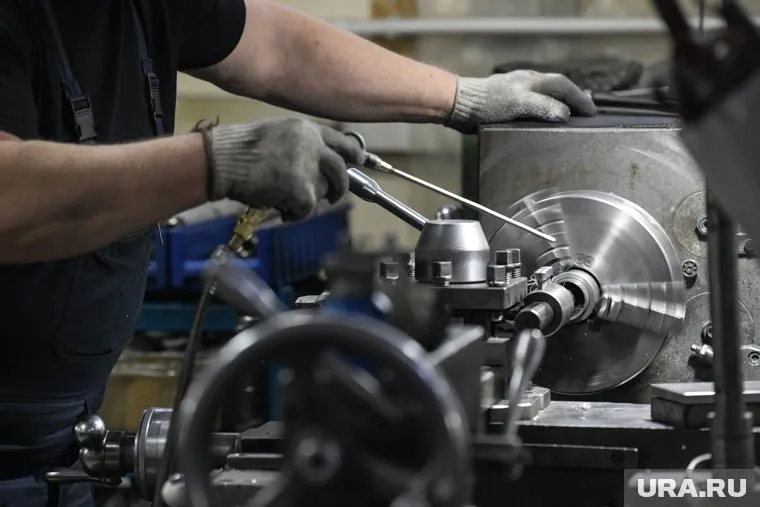 На Катайском насосном заводе пожаловались на нехватку кадров