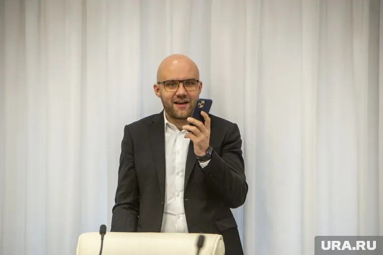 Илья Лисняк заявил, что ему некогда ходить по следователям