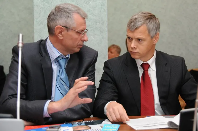 Челябинские политики в избиркоме. Архив. Челябинск.