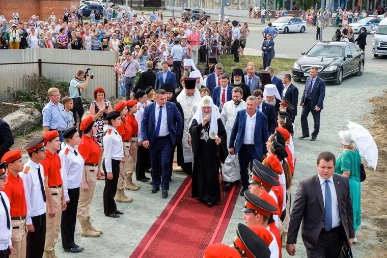 Патриарх Кирилл в Кургане на церемонии освящения закладного камня Троицкого храма, православие, патриарх, патриарх кирилл