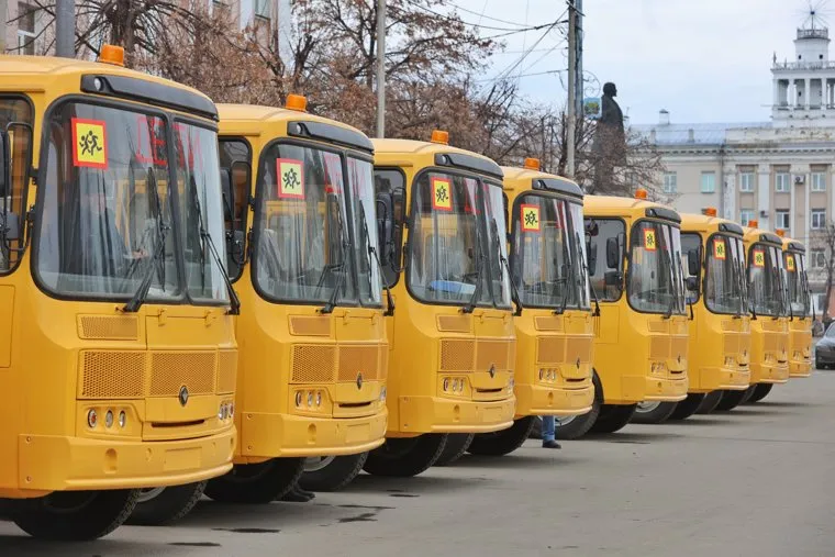 Вручение школьных автобусов и машин скорой помощи. Курган