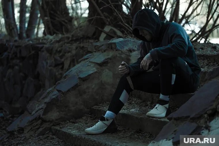 В Тарко-Сале мужчина пытал женщину и украл ее драгоценности (архивное фото)