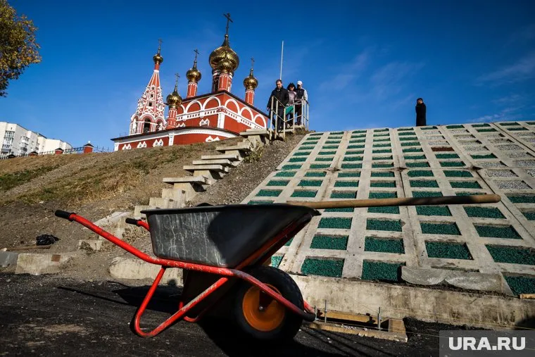 Реконструкция набережной пока не закончена