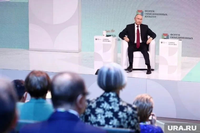 Путин рассказал о том, какой роман мог бы написать