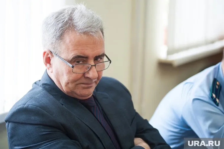 Юрист Вячеслав Вуккерт обязан уведомить Скуратова о том, что экс-генпрокурору придется дать показания в суде
